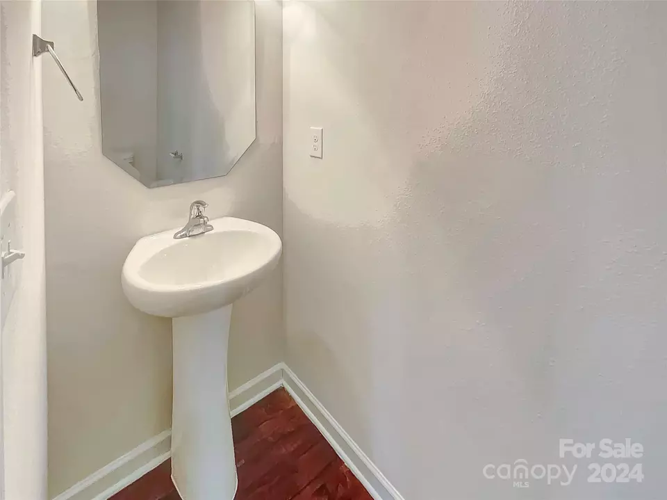 Bath - 3027 Green Apple Dr, Dallas, NC 28034 photo 1 of 5