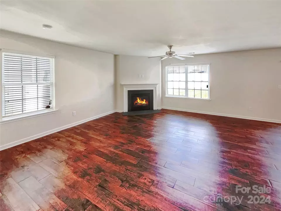 Living - 3027 Green Apple Dr, Dallas, NC 28034 photo 2 of 3