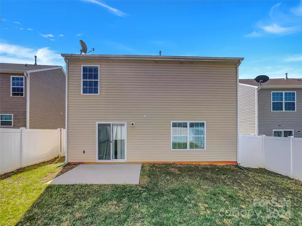 Exterior - 3027 Green Apple Dr, Dallas, NC 28034 photo 2 of 2