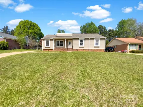 8609 Beechbrooke Rd, Charlotte, NC 28227