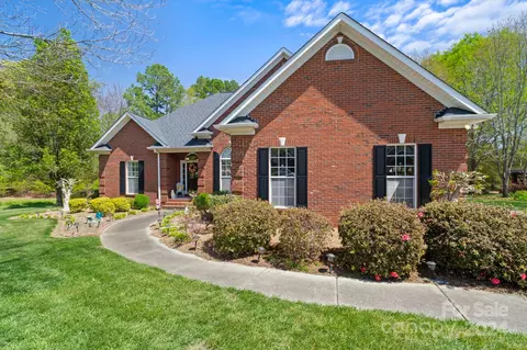 Exterior - 2804 Monterrey Ln, Monroe, NC 28110 photo 8 of 9