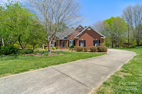 Exterior - 2804 Monterrey Ln, Monroe, NC 28110 photo 9 of 9