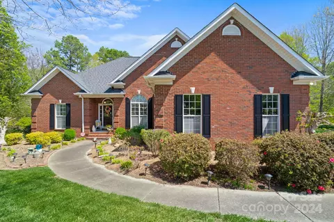 2804 Monterrey Ln, Monroe, NC 28110