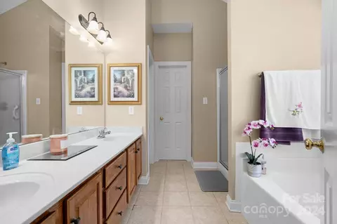 Bath - 2804 Monterrey Ln, Monroe, NC 28110 photo 2 of 3