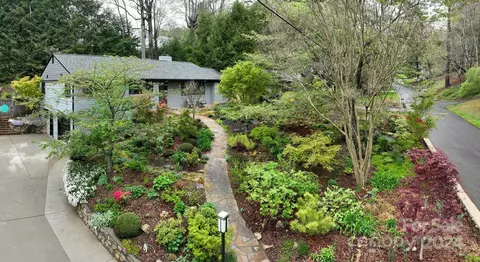 24 Maplewood Rd, Asheville, NC 28804