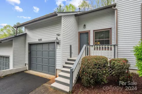 210 Cheyenne Ct, Asheville, NC 28803