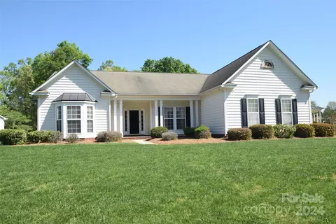 2020 Hollyhedge Ln, Indian Trail, NC 28079