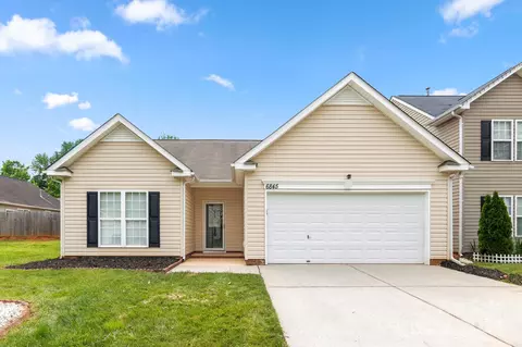 6845 Parkers Crossing Dr, Charlotte, NC 28215