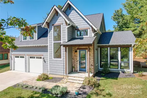 3 Penley Park Dr, Weaverville, NC 28787