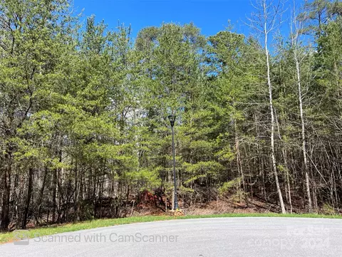 225 Kingfisher Ct, New London, NC 27371