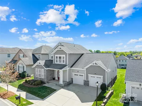 9816 Skybluff Cir, Huntersville, NC 28078