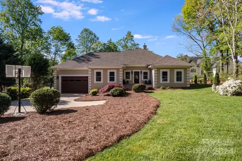 5219 Mountain Point Ln, Charlotte, NC 28216