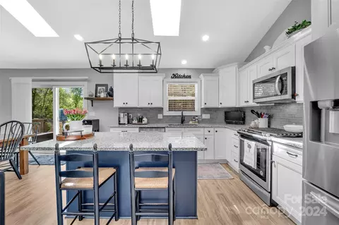 Kitchen - 4156 Koala Cir, Tega Cay, SC 29708 photo 3 of 5