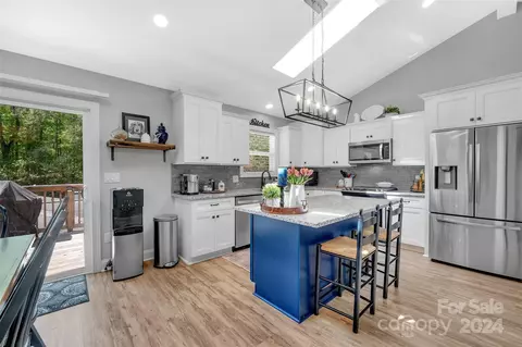 Kitchen - 4156 Koala Cir, Tega Cay, SC 29708 photo 2 of 5