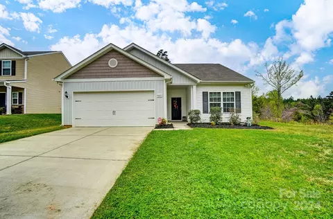 8631 Ballard Hills Ct, Charlotte, NC 28215