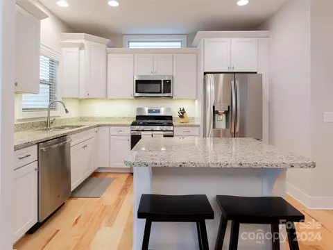 Kitchen - 318 Windstone Dr, Fletcher, NC 28732 photo 3 of 4