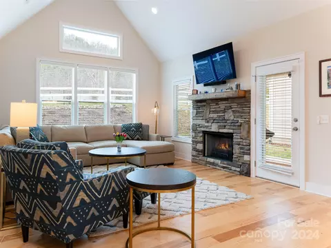 Living - 318 Windstone Dr, Fletcher, NC 28732 photo 2 of 5