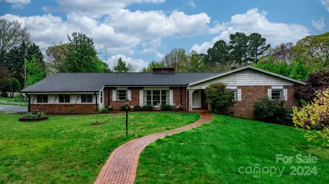 630 5th Ne Ave NE, Hickory, NC 28601
