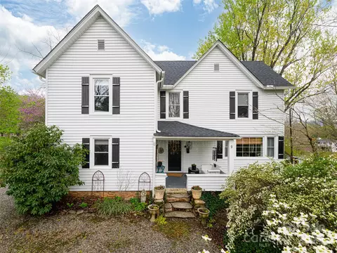 9 Reeves St, Weaverville, NC 28787