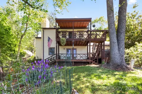 1200 Molokai Dr, Tega Cay, SC 29708