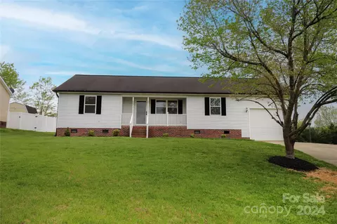 4606 Tyne Castle Ct, Concord, NC 28025