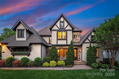 3157 Willow Oak Rd, Charlotte, NC 28209