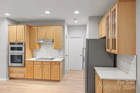 Kitchen - 19709 Outermark Ln, Cornelius, NC 28031 photo 2 of 5