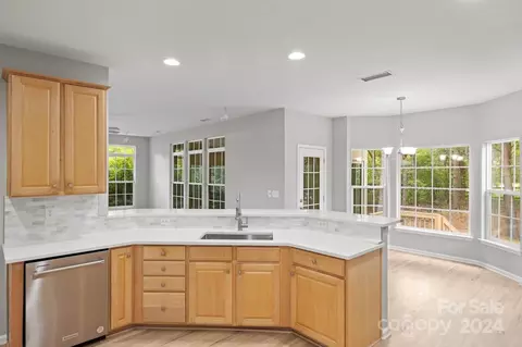 Kitchen - 19709 Outermark Ln, Cornelius, NC 28031 photo 5 of 5
