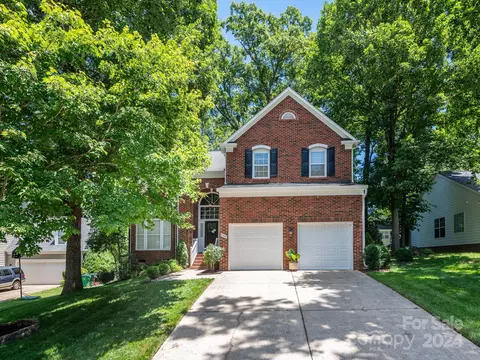 8930 Newgard Ct, Charlotte, NC 28269