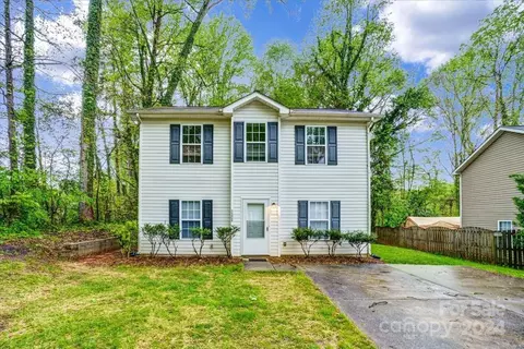 1309 Della Dr, Charlotte, NC 28217