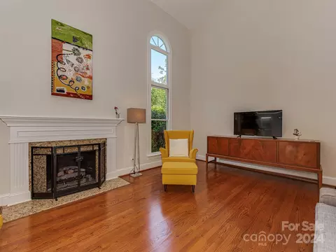 Living - 211 Hobbs St, Davidson, NC 28036 photo 2 of 4