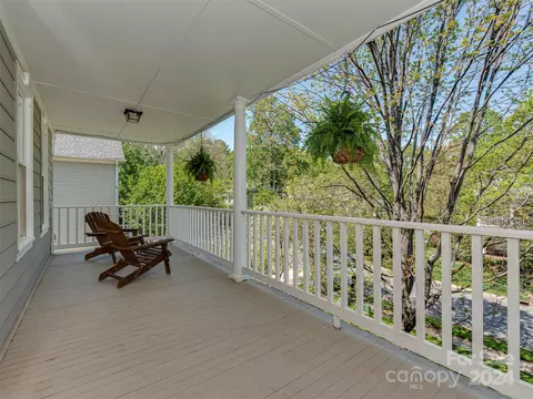 Exterior - 211 Hobbs St, Davidson, NC 28036 photo 6 of 10