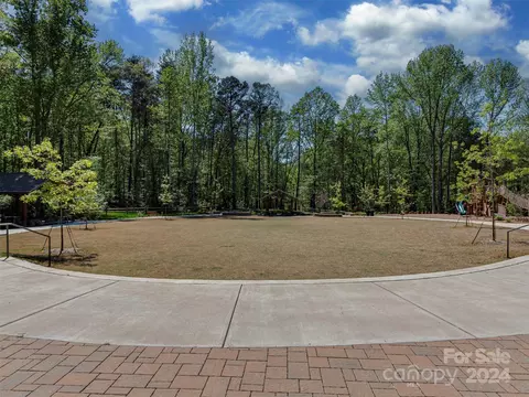 View/Area - 211 Hobbs St, Davidson, NC 28036 photo 3 of 3