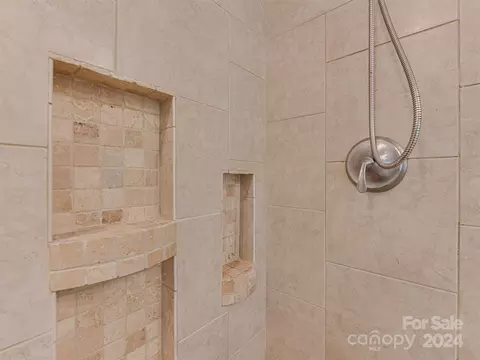 Bath - 211 Hobbs St, Davidson, NC 28036 photo 4 of 5
