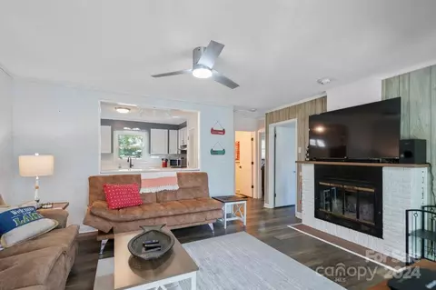 Living - 1405 Deer Run Rd, Ridgeway, SC 29130 photo 2 of 6