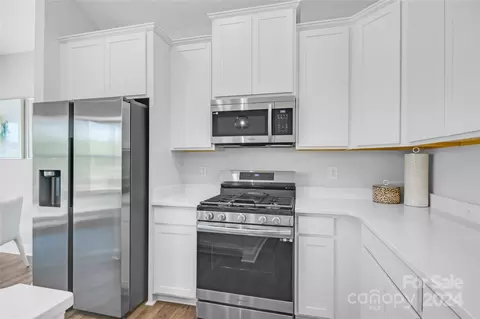 Kitchen - 3134 Laurel Brook Dr, Denver, NC 28037 photo 2 of 5