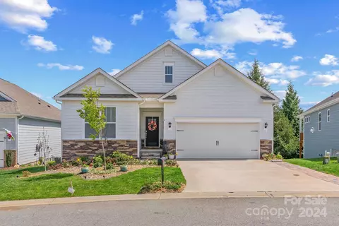 4 Rose Creek Rd, Leicester, NC 28748