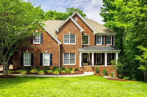 1785 Bentgrass Ln, Tega Cay, SC 29708