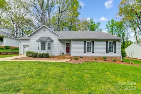 12715 Cedar Fall Dr, Huntersville, NC 28078