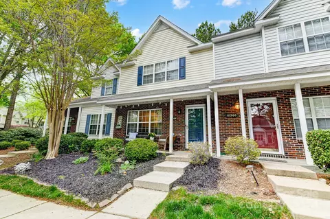10264 Reindeer Way Ln, Charlotte, NC 28216
