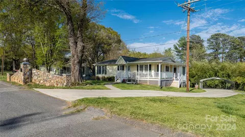 701 Walker Dr, Shelby, NC 28152