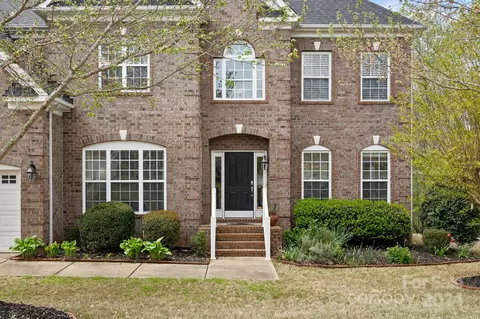 Exterior - 607 Evening Mist Dr, Fort Mill, SC 29708 photo 5 of 9