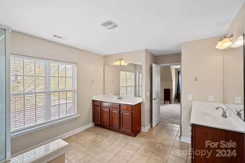 Bath - 607 Evening Mist Dr, Fort Mill, SC 29708 photo 3 of 4