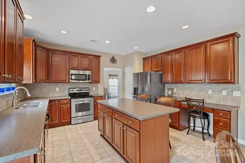 Kitchen - 607 Evening Mist Dr, Fort Mill, SC 29708 photo 2 of 3