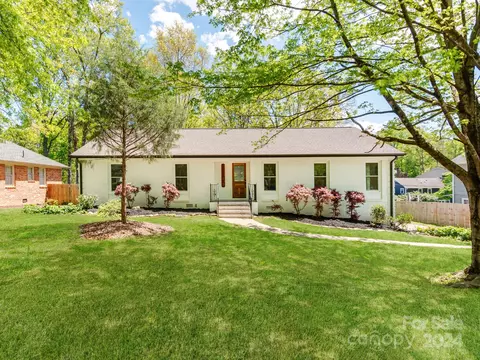 1100 Regency Dr, Charlotte, NC 28211
