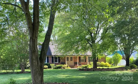 113 Bobwhite Ln, Mooresville, NC 28117