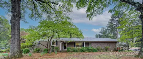 418 School Cir, Harrisburg, NC 28075