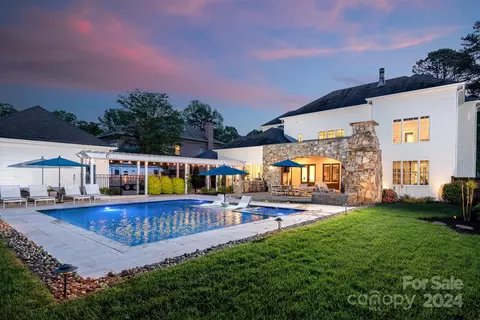 144 S Canterbury Rd, Charlotte, NC 28211
