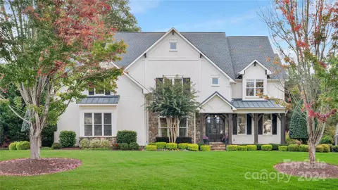 2003 Streamview Ct, Waxhaw, NC 28173