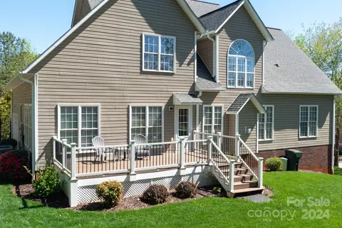 Exterior - 3960 Steve Ikerd Ne Dr NE, Hickory, NC 28601 photo 10 of 16